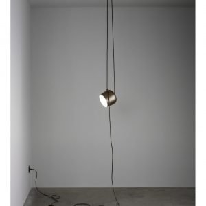 Flos Aim Riippuvalaisin W / Pistoke Musta