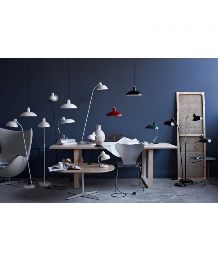 Fritz Hansen Kaiser Idell Pöytävalaisin Musta High-Gloss 6631-T