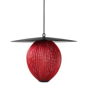 Gubi Satellite Riippuvalaisin L Shy Cherry