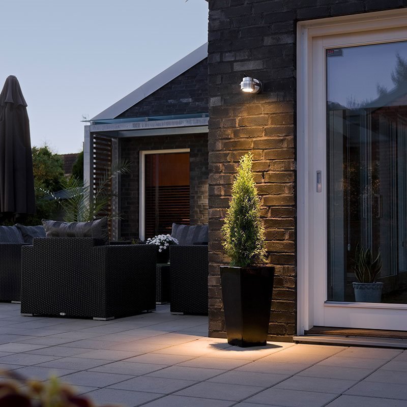 Konstsmide Monza 7917 Seinävalaisin