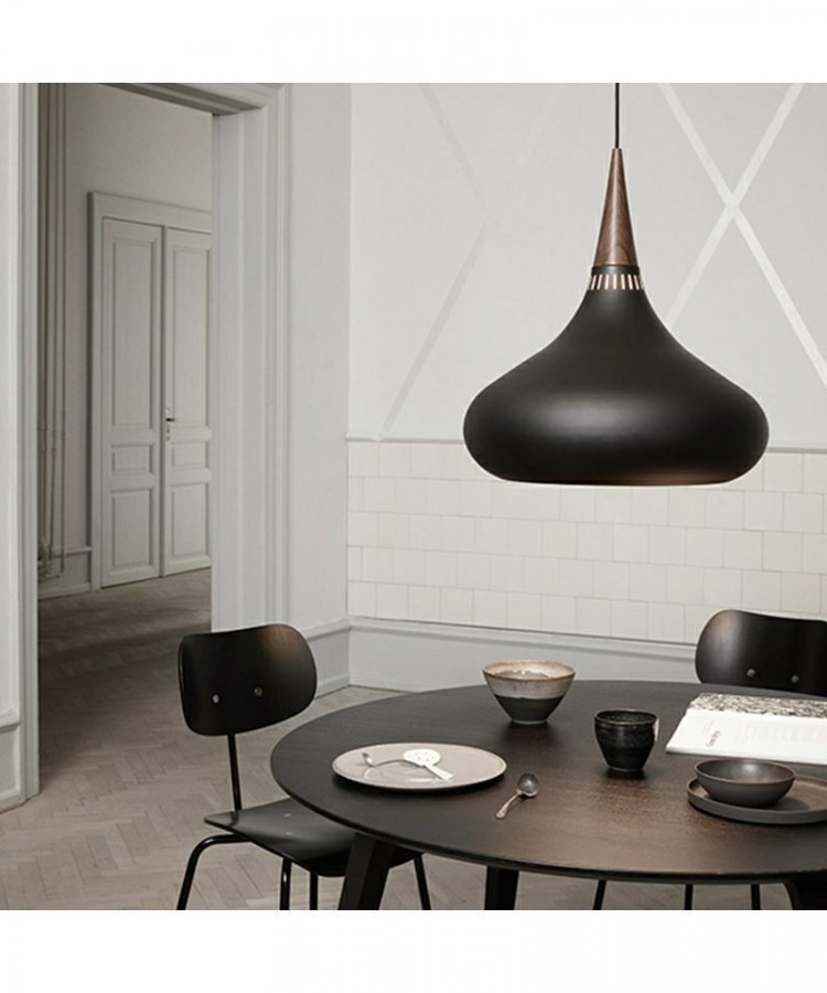 Lightyears Orient Musta P3 Riippuvalaisin