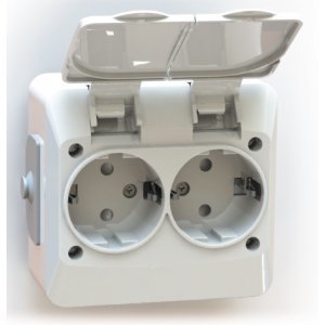 Pistorasia ulkokäyttöön IP54 2 osainen