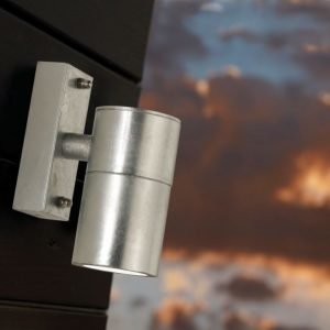 Seinävalaisin Castor 60x110x140 mm alas sinkitty teräs