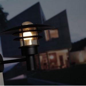 Seinävalaisin Lønstrup 32 320x360x285 mm musta