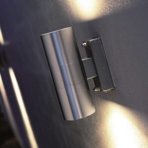 Seinävalaisin Tin 60x108x167 mm ylös/alas rosteri