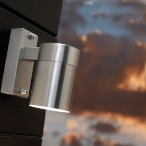 Seinävalaisin Tin 60x115x115 mm alas rosteri