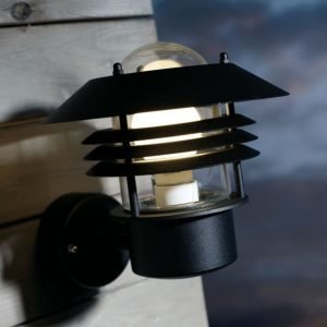 Seinävalaisin Vejers 220x260x230 mm yläsuunta musta