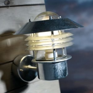 Seinävalaisin Vejers 220x260x230 mm yläsuunta sinkitty teräs